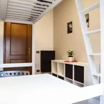 Rent a room of 80 m² in rome