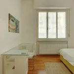 Rent 4 bedroom apartment of 50 m² in Milan