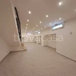 Rent 4 bedroom house of 198 m² in Roma