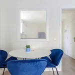 Rent 1 bedroom apartment of 538 m² in Málaga