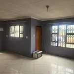 Rent 3 bedroom house of 308 m² in Soweto