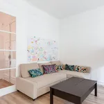 Appartement de 550 m² avec 1 chambre(s) en location à Paris