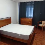 Rent 4 bedroom apartment in Odivelas