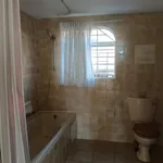 Rent 1 bedroom apartment in Roodepoort