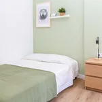 Rent a room of 114 m² in Zaragoza