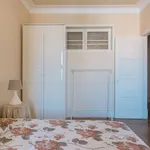 Rent 4 bedroom apartment in Lisbon