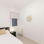 Rent 3 bedroom apartment of 67 m² in barcelona