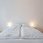 Miete 2 Schlafzimmer wohnung von 102 m² in Berlin