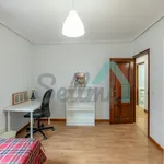 Alquilo 3 dormitorio apartamento de 84 m² en Oviedo