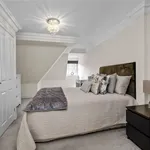 Rent 3 bedroom apartment in Elmbridge