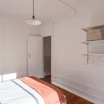 Rent a room of 117 m² in lisbon