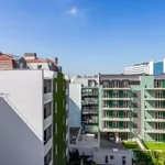 Rent 1 bedroom apartment of 1066 m² in Lisbon