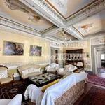 Rent 5 bedroom apartment of 335 m² in Lucca