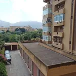 Affitto 5 camera appartamento di 140 m² in Palermo