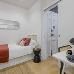 Rent a room of 100 m² in madrid