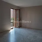 Affitto 5 camera appartamento di 122 m² in Alessandria