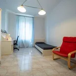 Rent a room of 75 m² in milan