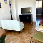 Appartement de 72 m² avec 4 chambre(s) en location à Lyon