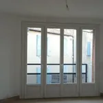 Rent 3 bedroom apartment of 70 m² in Nimes