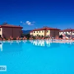 Villa a schiera arredata con piscina