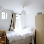 Rent 3 bedroom apartment in London