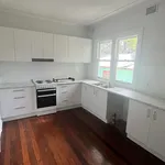 Rent 4 bedroom house in Woolgoolga