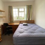 Rent 5 bedroom flat in South East England