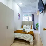 Rent a room of 250 m² in Valencia