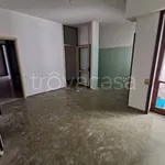 Affitto 6 camera appartamento di 255 m² in Lecce