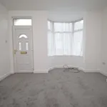 Rent 3 bedroom flat in Wakefield