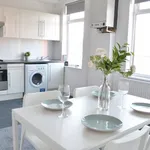 Rent 4 bedroom apartment in Yorkshire And The Humber