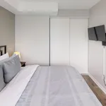 Appartement de 548 m² avec 1 chambre(s) en location à Toronto