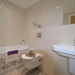 Rent 3 bedroom apartment in Yorkshire And The Humber