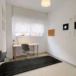 Rent a room of 100 m² in madrid