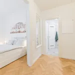 Pronajměte si 1 ložnic/e byt o rozloze 55 m² v Prague