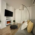 Rent 5 bedroom apartment of 80 m² in Barcelona