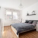 Pronajměte si 2 ložnic/e byt o rozloze 52 m² v Chýně