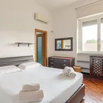 Rent 1 bedroom apartment in Milan