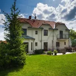 Rent 5 bedroom house in Prague