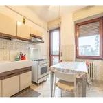 Rent 2 bedroom apartment of 85 m² in Milano