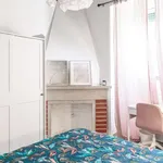 Rent a room in lisbon