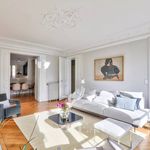 Rent 5 bedroom apartment of 136 m² in Paris