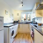 Rent 2 bedroom flat in Swansea