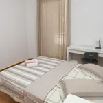 Rent 4 bedroom apartment in Athens