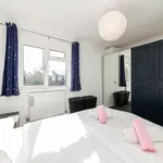 Rent 2 bedroom flat in South East England