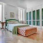 Rent 5 bedroom apartment of 321 m² in Roma