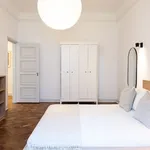 Rent 4 bedroom apartment of 15 m² in Lisbon