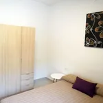 Rent 4 bedroom apartment in Barcelona