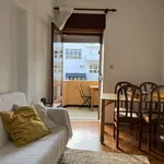 Rent a room of 100 m² in lisbon