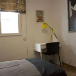 Rent a room of 150 m² in madrid